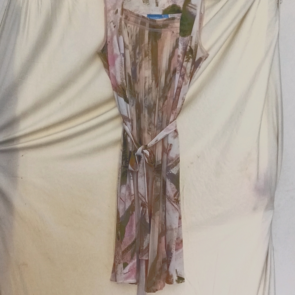 Like new, gorgeous spring/summer dress!